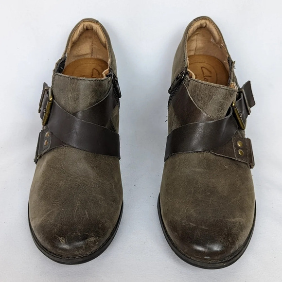 CLARKS Indigo Artisan Heath Woodlark Belted Buckle Ankle Boots Boho Punk Heel 9M - Picture 11 of 14
